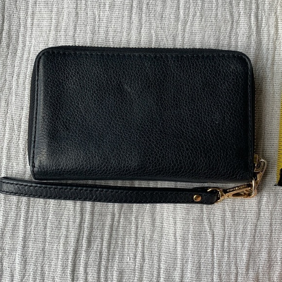 Michael Kors medium sized black zip around wallet with wrist strap - Picture 11 of 11